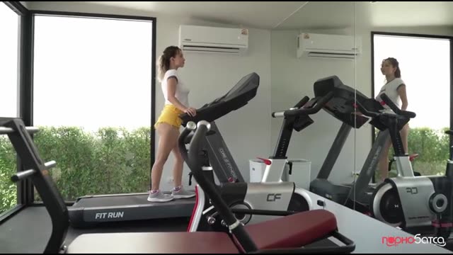 Russian Curly-Haired Girl Has Sex in the Gym While Her Boyfriend Doesn't Know