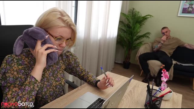 Hardcore Sex of a Russian Blonde with Her Office Colleague: Cheating on Her Husband and Passionate Fucking