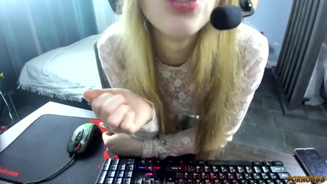 Saratov Gamer Girl Gets Rough Sex from Her Brother and Has an Intense Orgasm