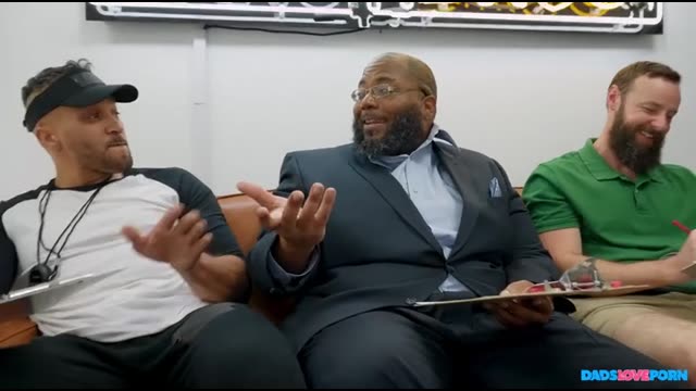 Fat black man with a big dick fucks a gorgeous porn star — Russian voiceover